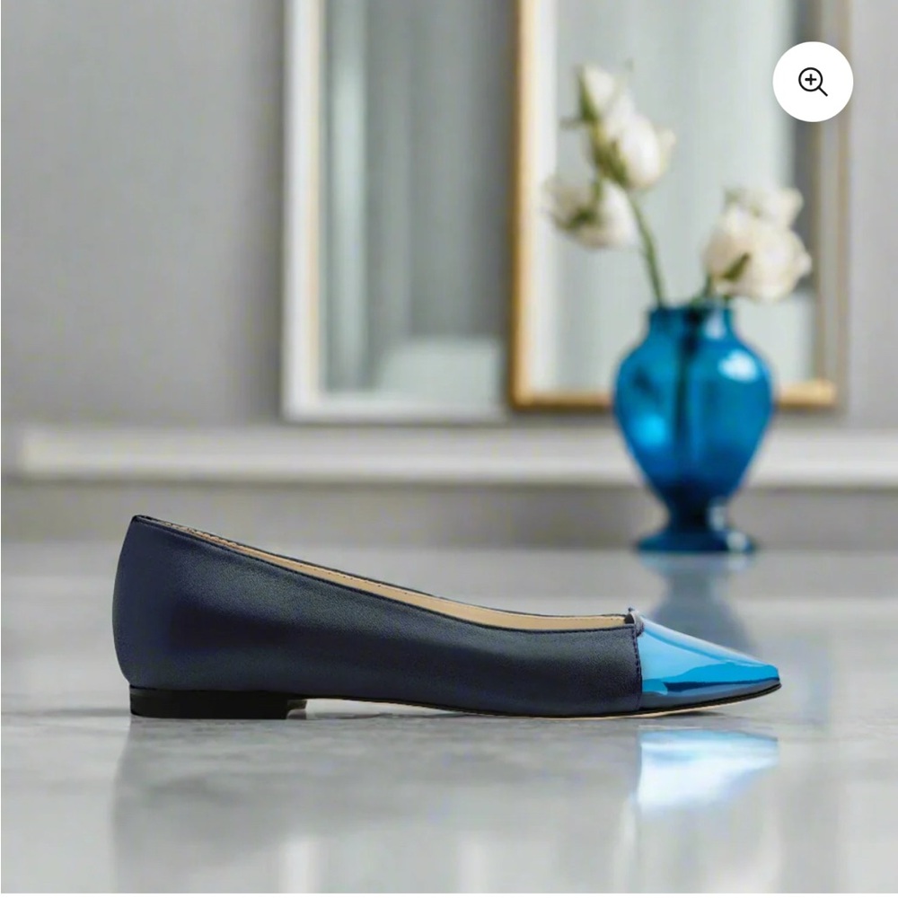 TIANNIA BARNES
LADY O TWO-TONED BLUE BALLET FLATS SIZE 38 GENTLY WORN